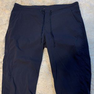 Columbia Women's Long Blue Shorts Size 16